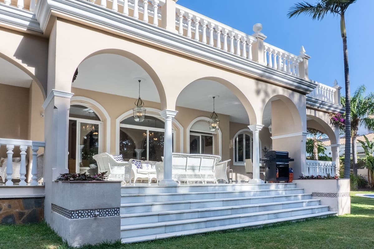 Detached Villa in New Golden Mile — photo 1 of 10