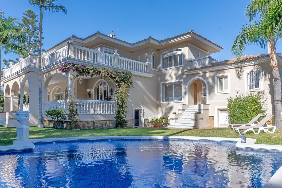 Detached Villa in New Golden Mile — photo 3 of 10