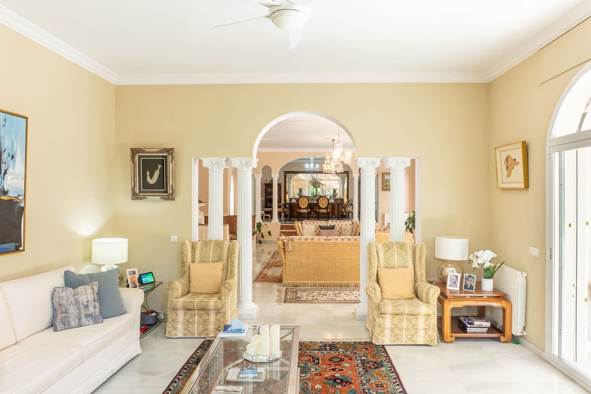Detached Villa in New Golden Mile — photo 9 of 10