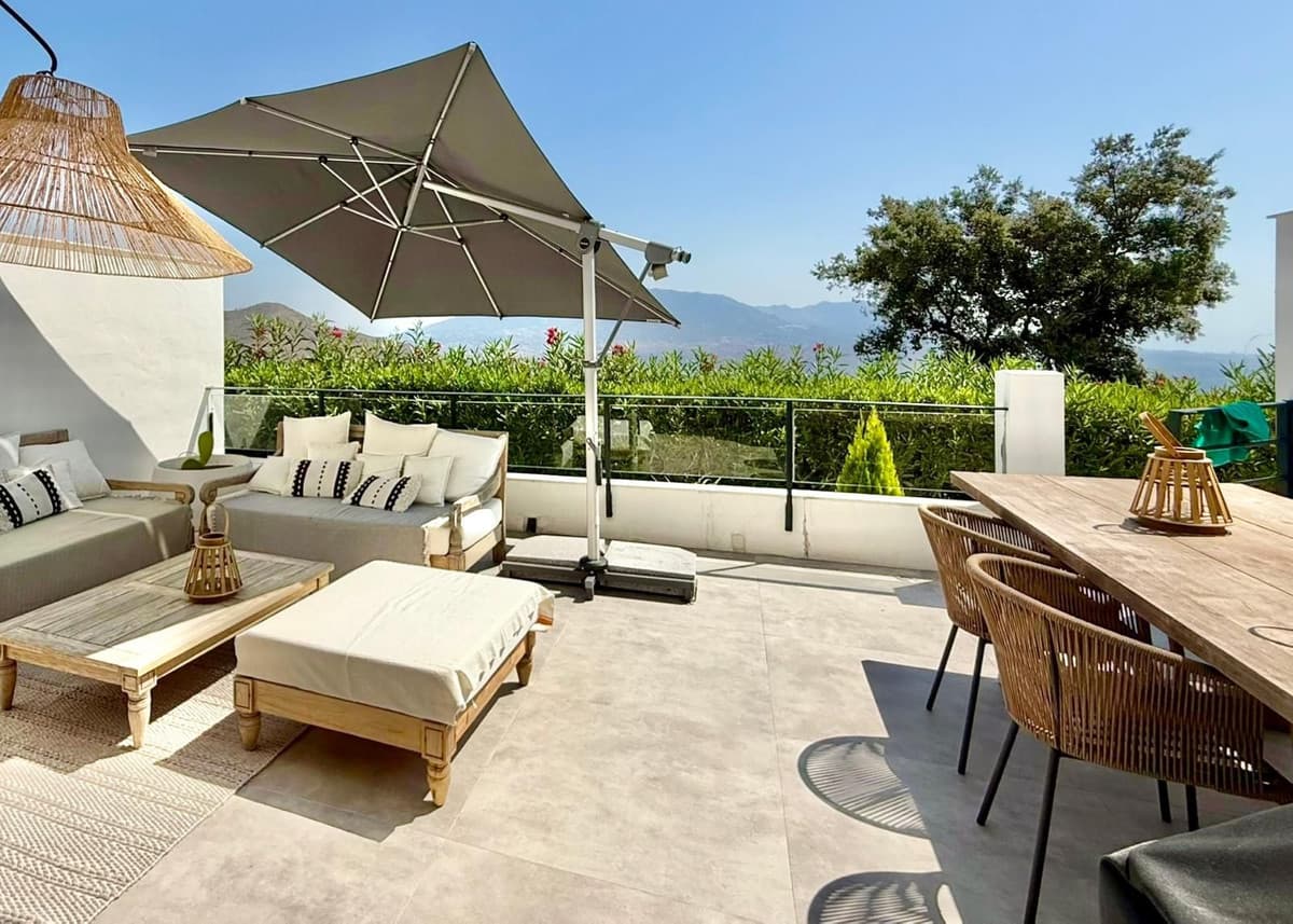 Townhouse in Elviria — photo 2 of 10