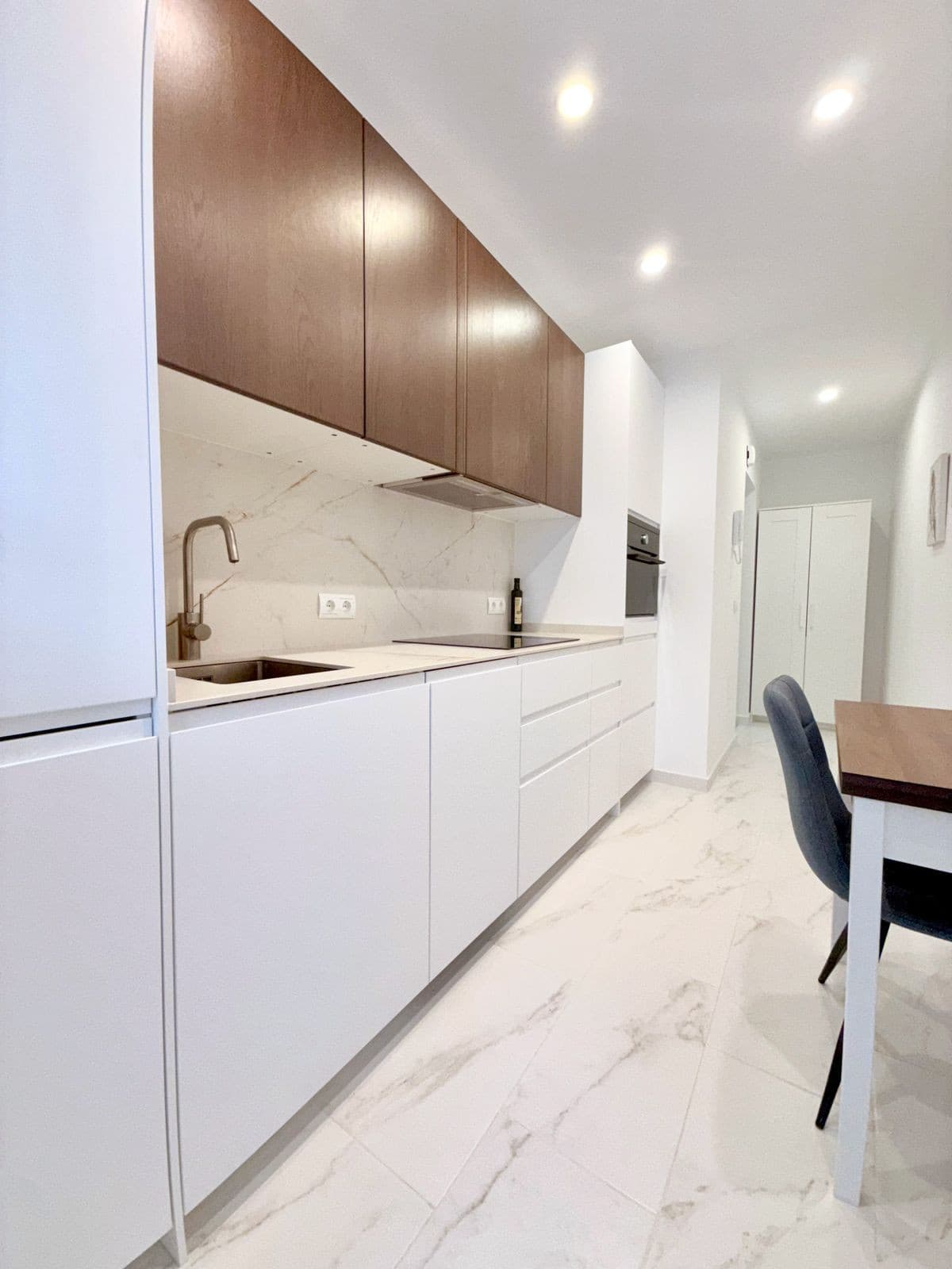 Middle Floor Apartment in Marbella — photo 8 of 10