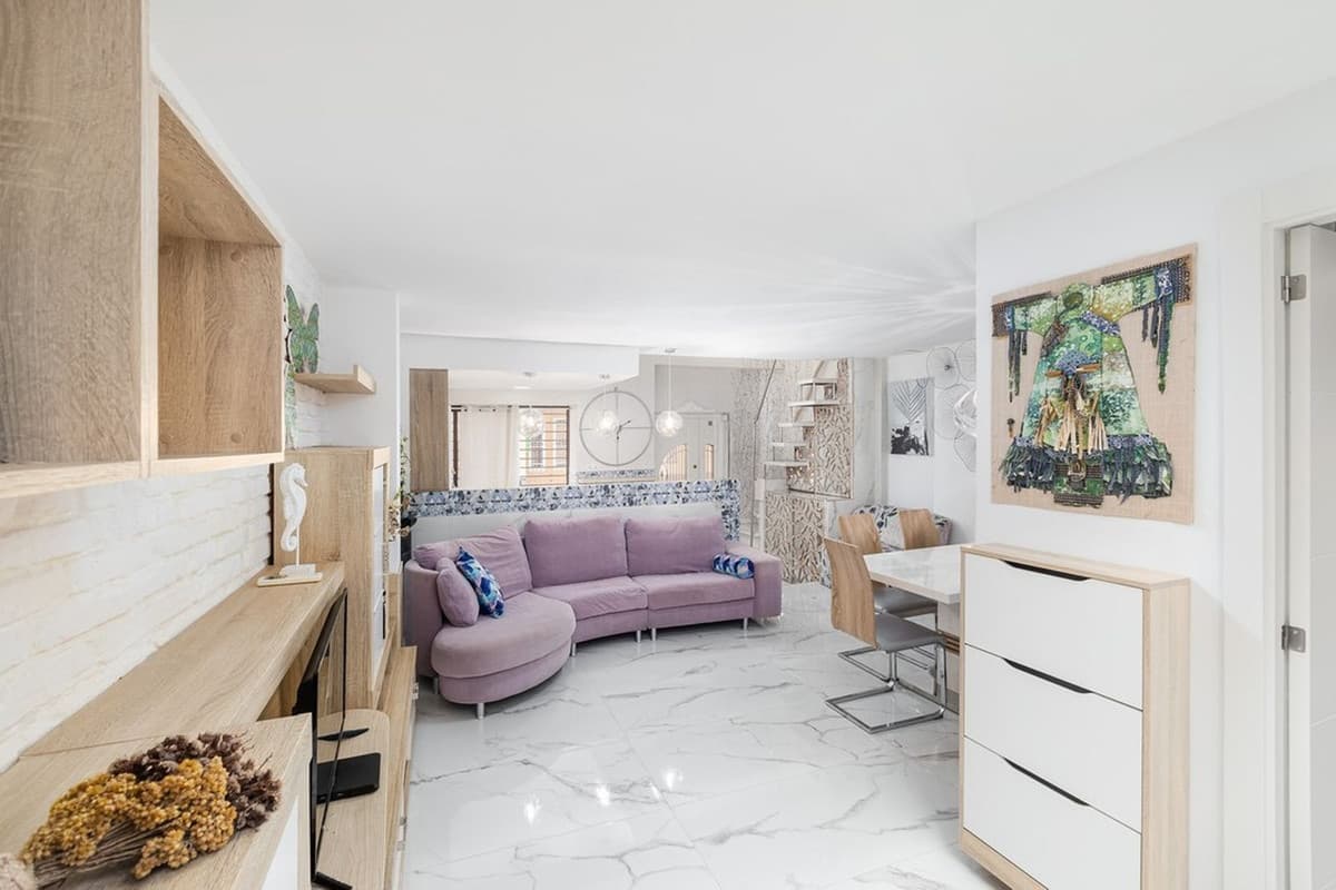 Townhouse in Pedregalejo — photo 2 of 10