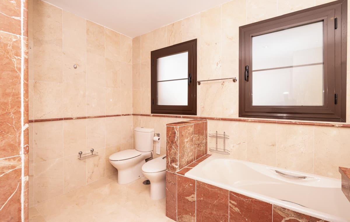 Middle Floor Apartment in Hacienda del Sol — photo 10 of 10