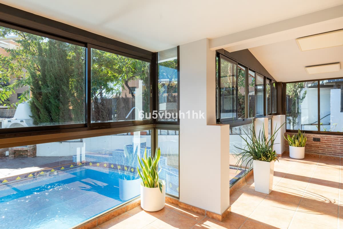 Detached Villa in Torremolinos — photo 5 of 10