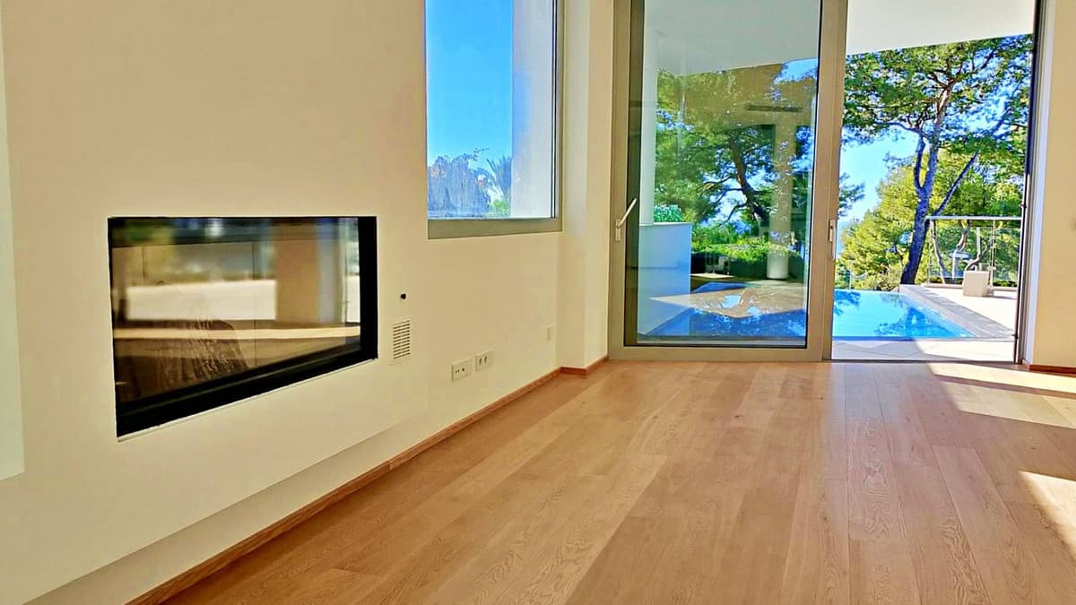 Semi-Detached House in Sierra Blanca — photo 7 of 10