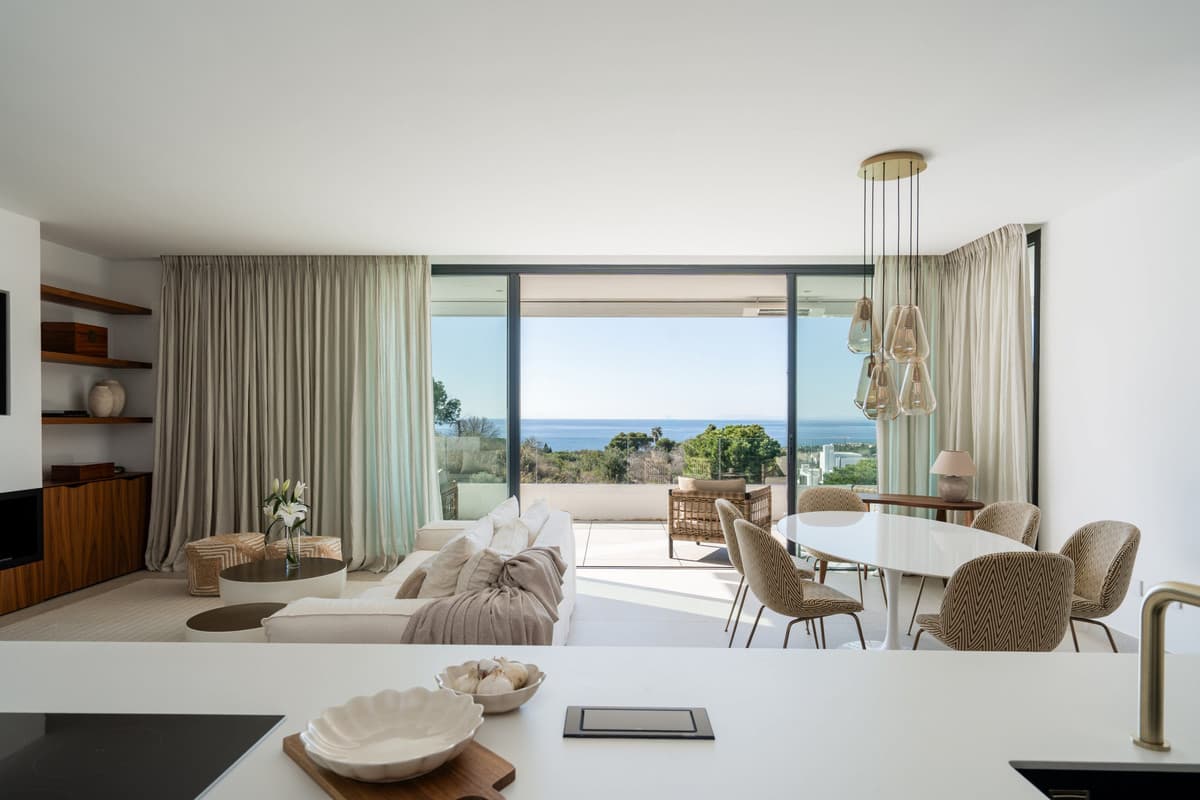 Middle Floor Apartment in Marbella — photo 1 of 10