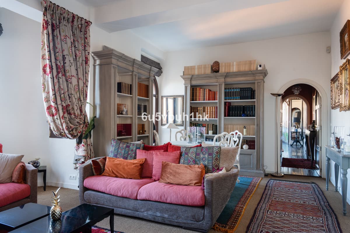 Middle Floor Apartment in Málaga — photo 6 of 10