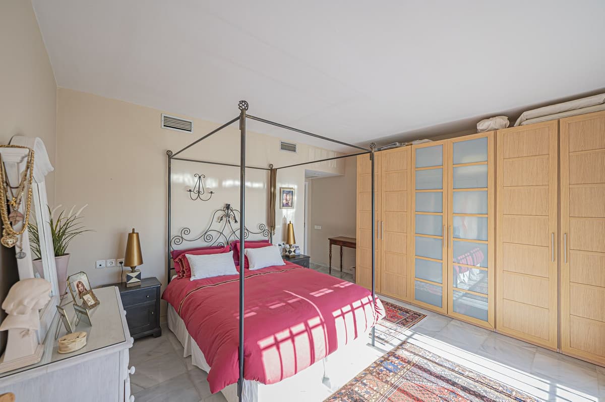 Ground Floor Apartment in Benahavís — photo 5 of 10