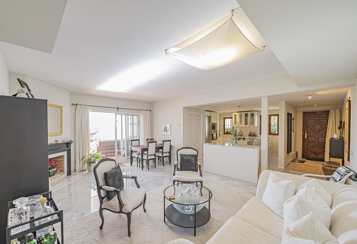 Ground Floor Apartment in Benahavís — photo 9 of 10