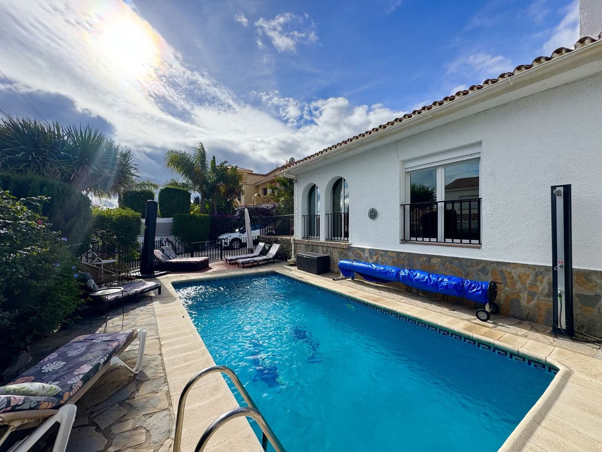 Detached Villa in La Duquesa — photo 3 of 10
