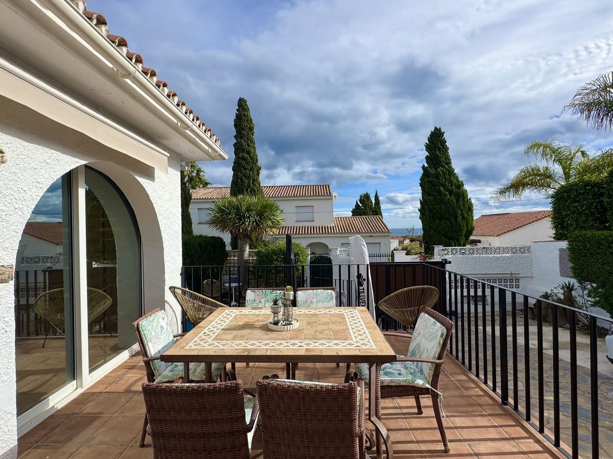 Detached Villa in La Duquesa — photo 4 of 10