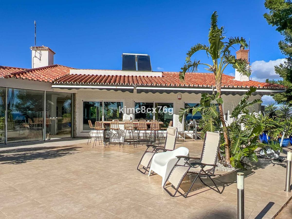 Detached Villa in Torremolinos — photo 4 of 10