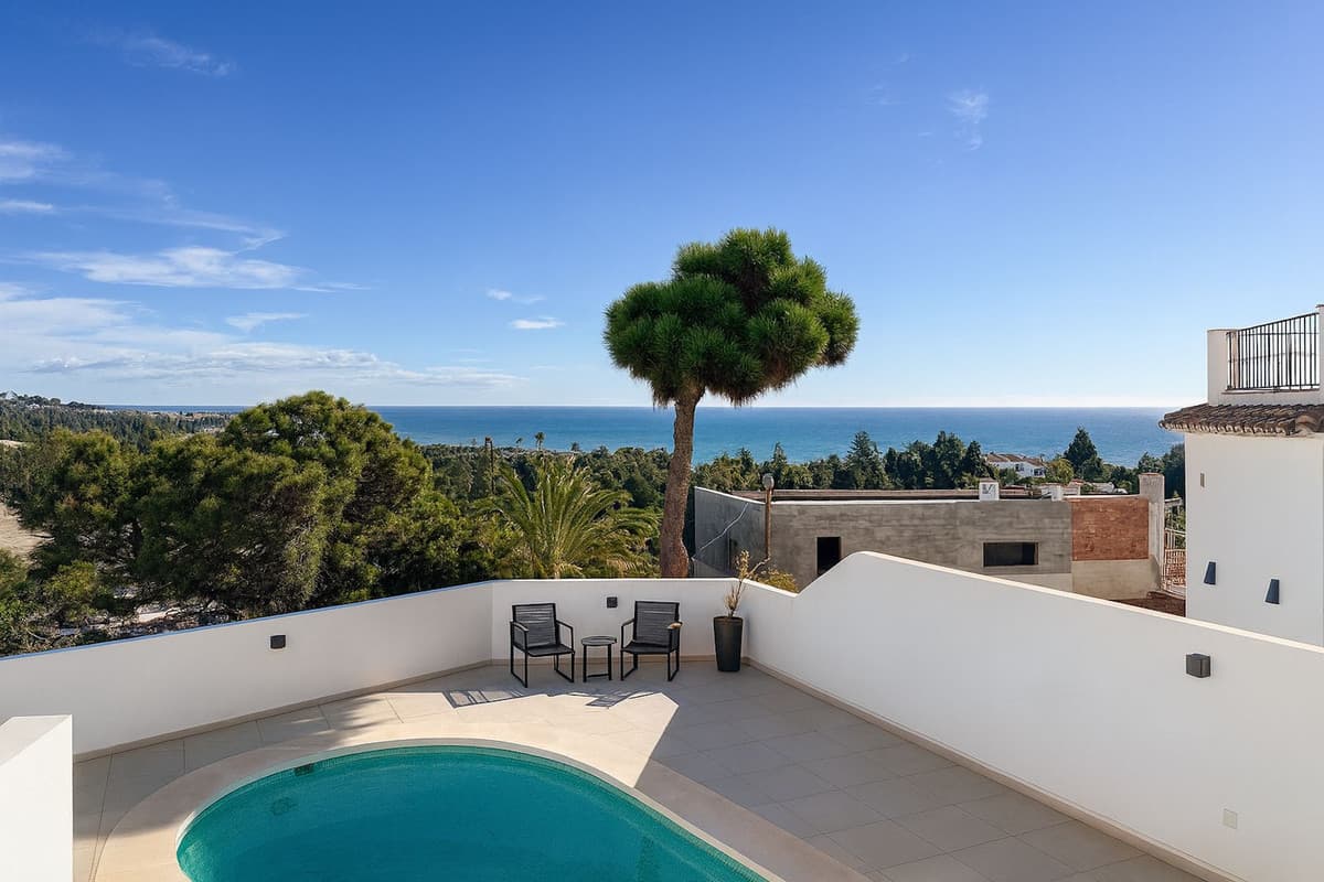Detached Villa in La Cala de Mijas — photo 1 of 10