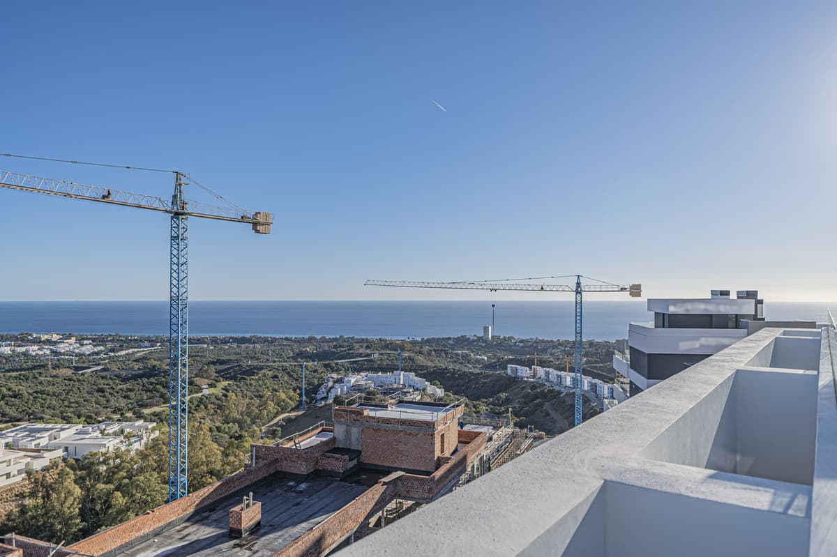 Middle Floor Apartment in Altos de los Monteros — photo 2 of 10