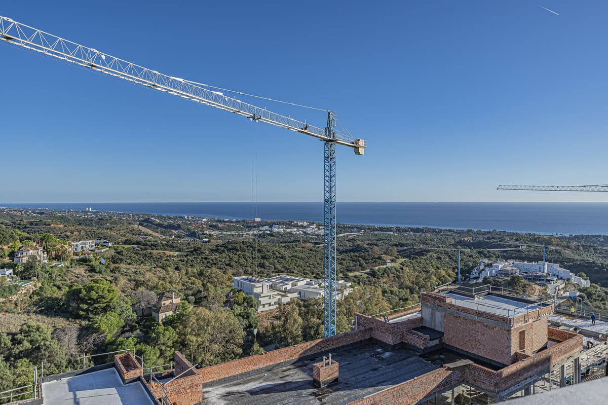 Middle Floor Apartment in Altos de los Monteros — photo 7 of 10