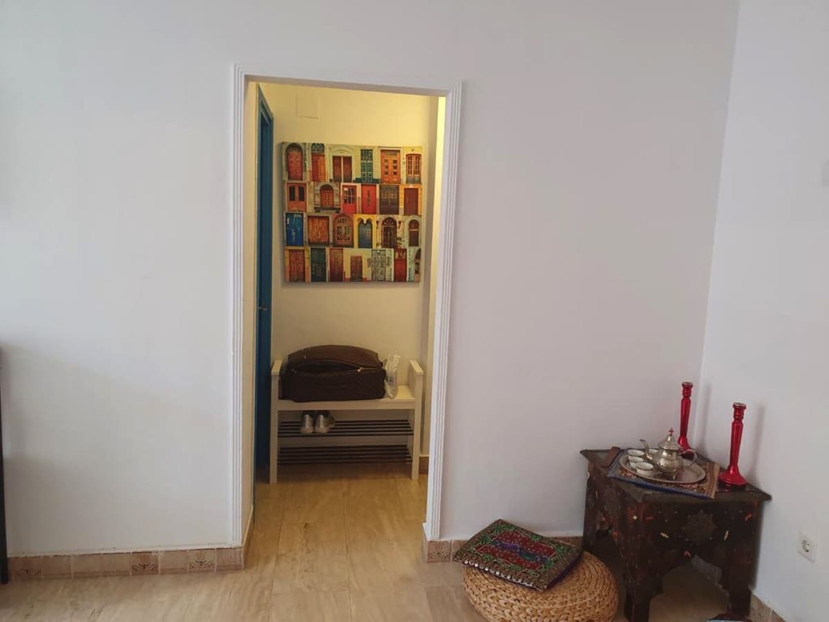 Middle Floor Apartment in Marbella — photo 3 of 10