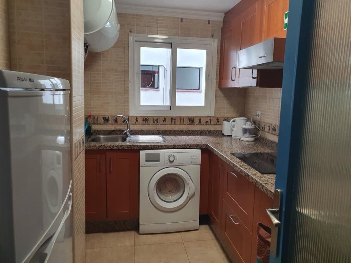 Middle Floor Apartment in Marbella — photo 5 of 10