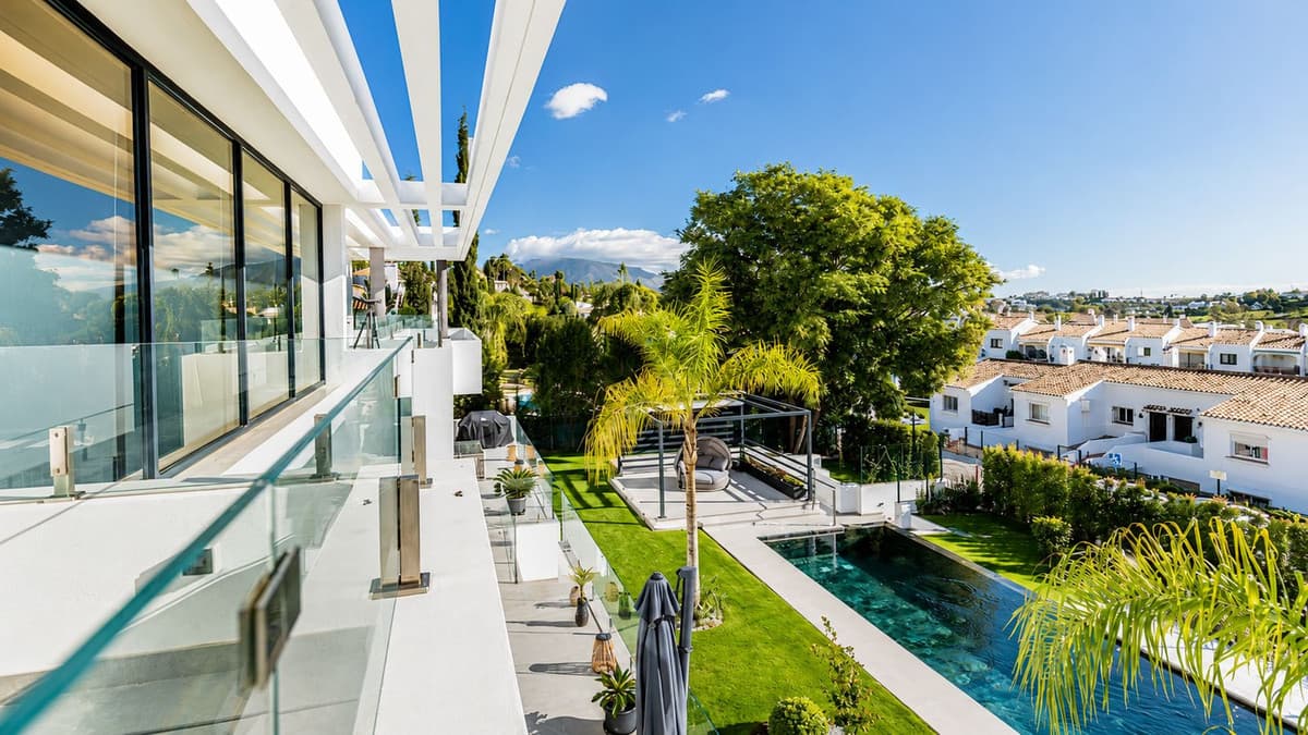 Detached Villa in El Paraiso — photo 4 of 10