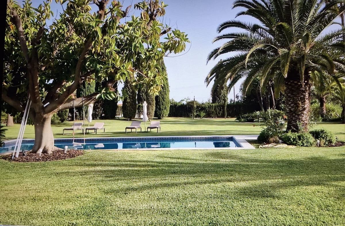 Detached Villa in Benahavís — photo 4 of 10