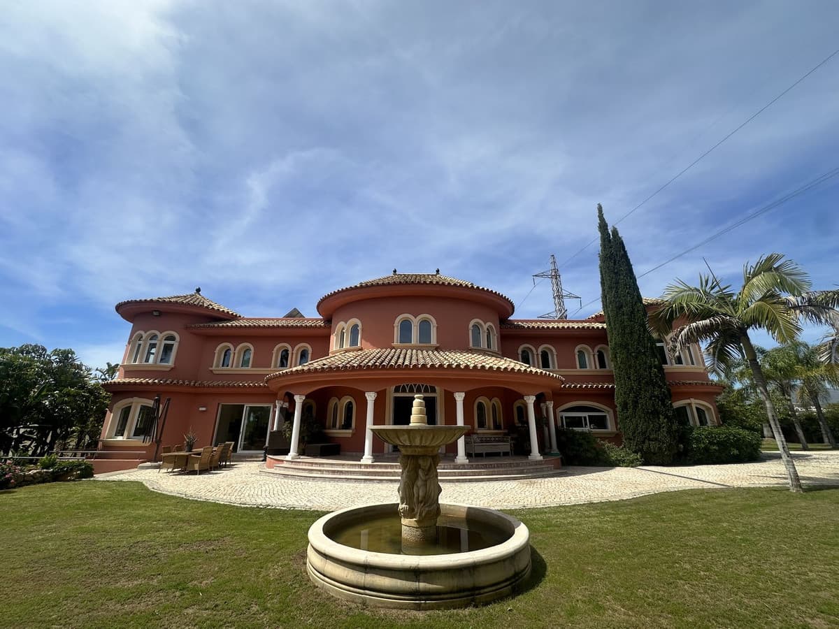 Detached Villa in El Paraiso — photo 4 of 10