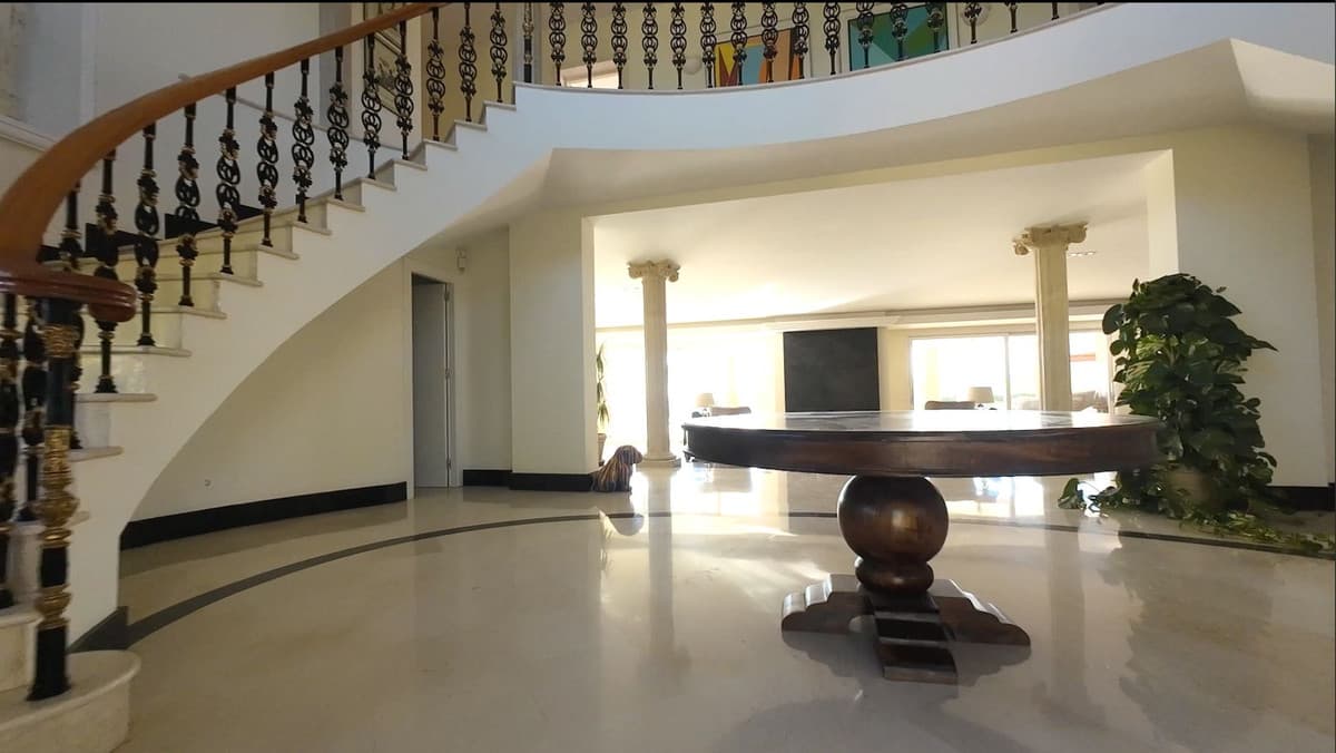 Detached Villa in El Paraiso — photo 8 of 10