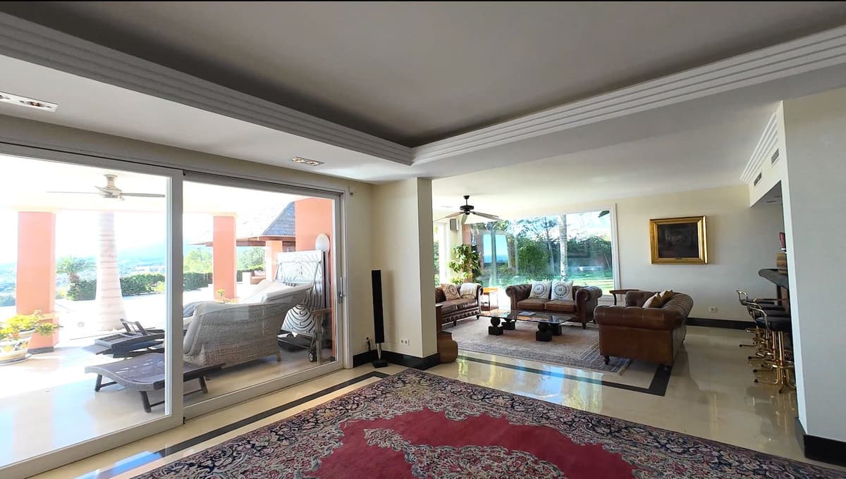 Detached Villa in El Paraiso — photo 9 of 10