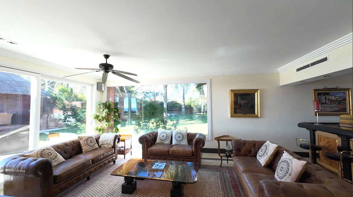 Detached Villa in El Paraiso — photo 10 of 10