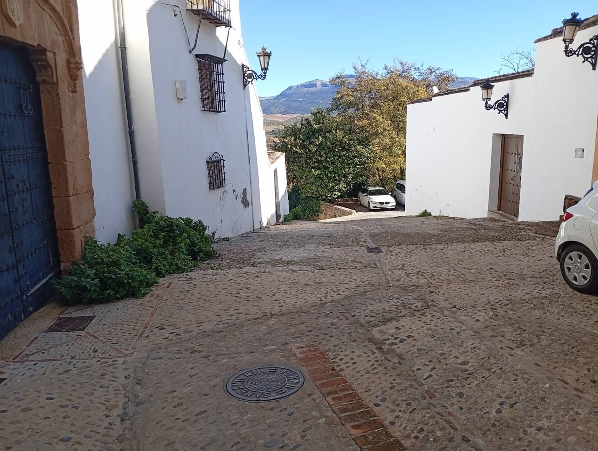 Townhouse in Ronda — photo 1 of 10