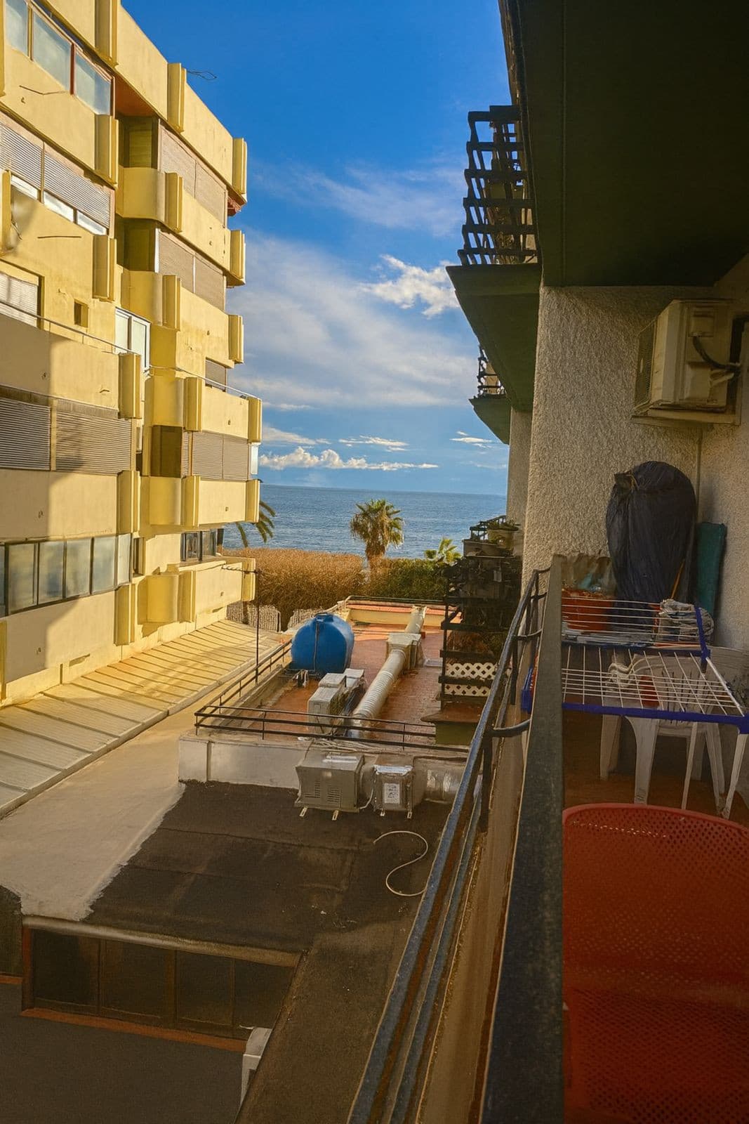 Middle Floor Apartment in Marbella — photo 1 of 10
