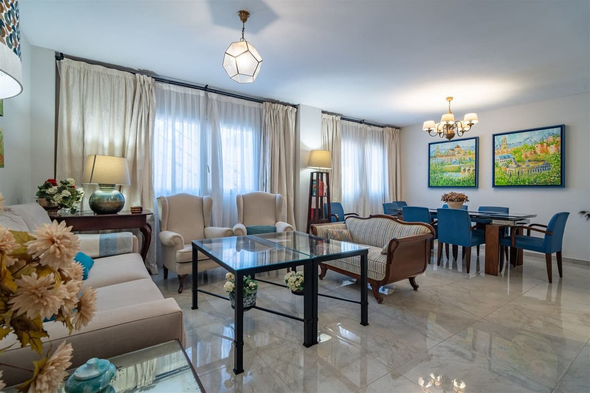 Middle Floor Apartment in Malagueta — photo 3 of 10
