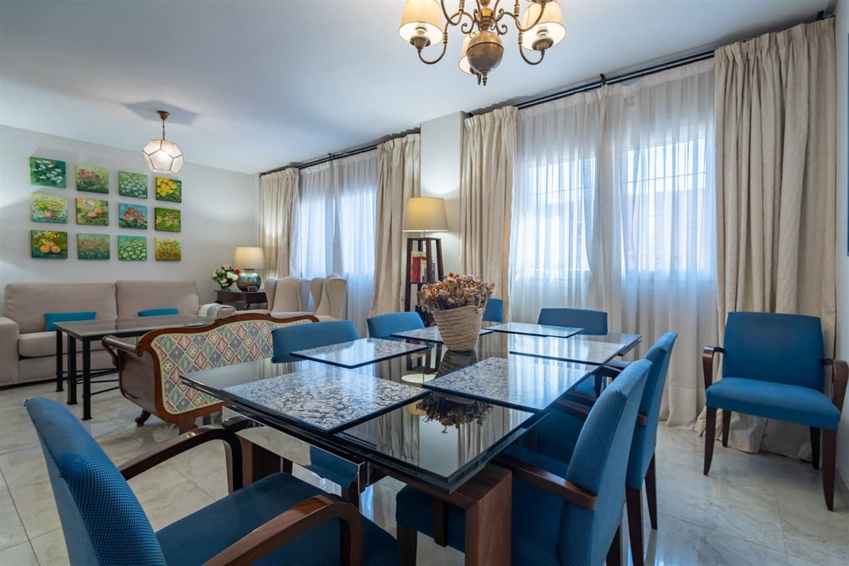 Middle Floor Apartment in Malagueta — photo 5 of 10