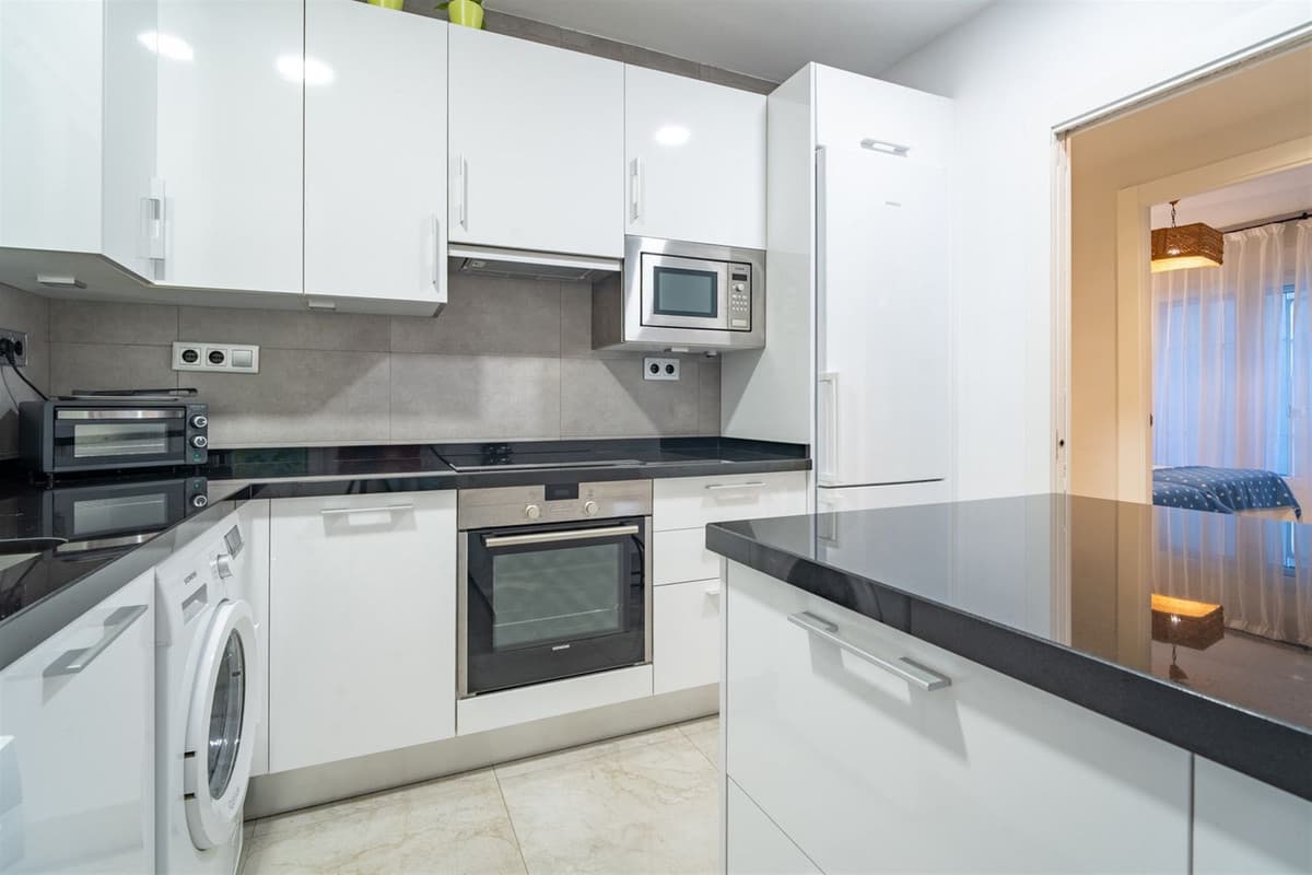 Middle Floor Apartment in Malagueta — photo 10 of 10