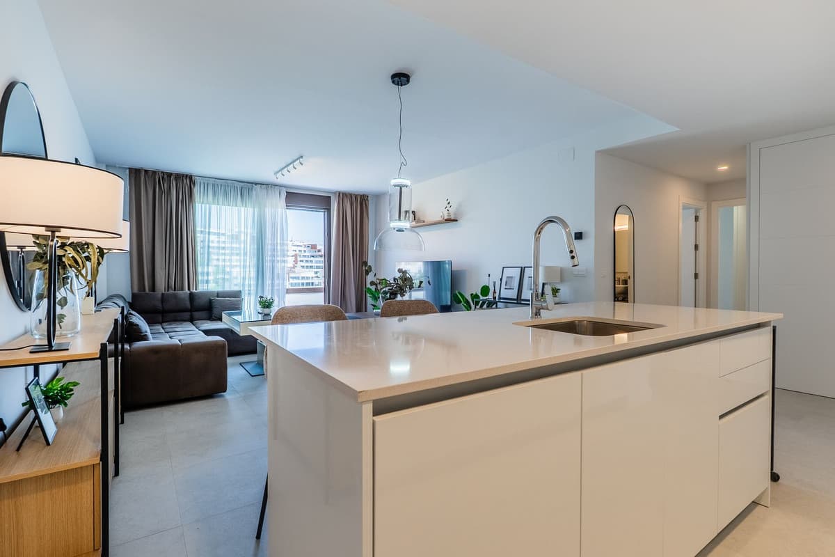 Middle Floor Apartment in Estepona — photo 9 of 10