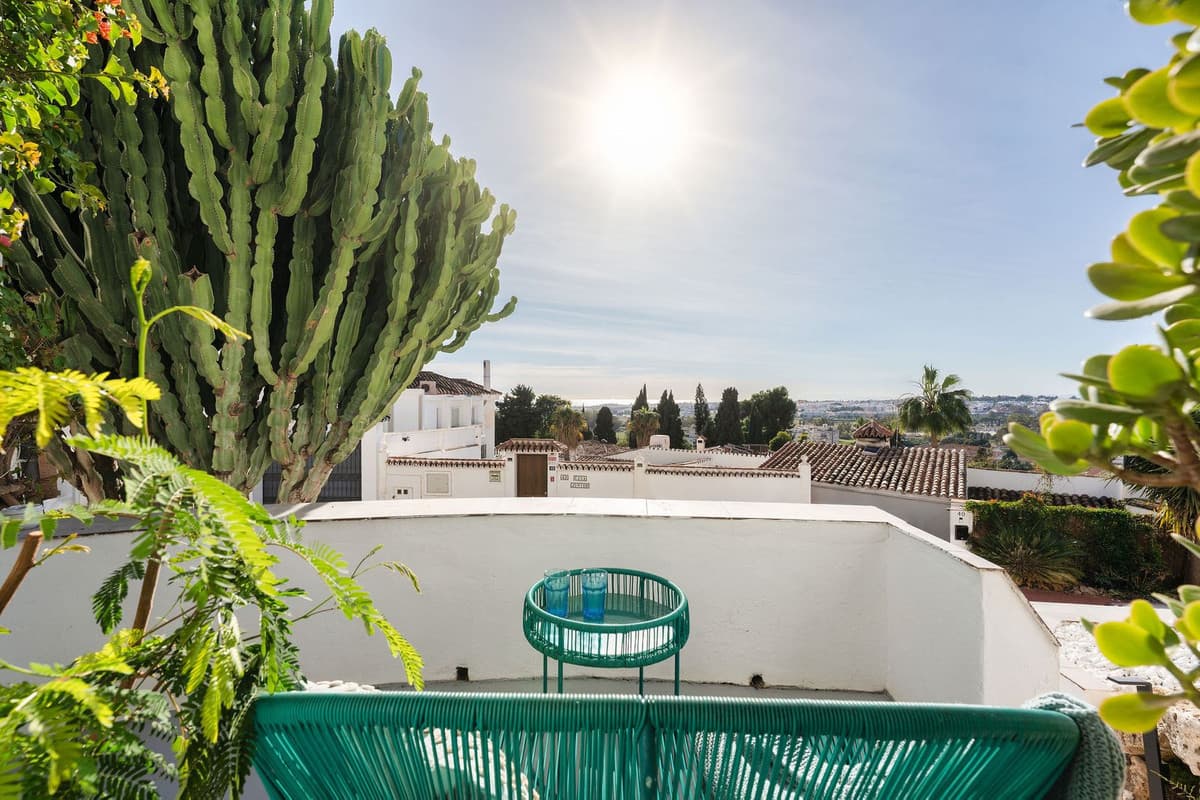 Townhouse in Nueva Andalucía — photo 2 of 10