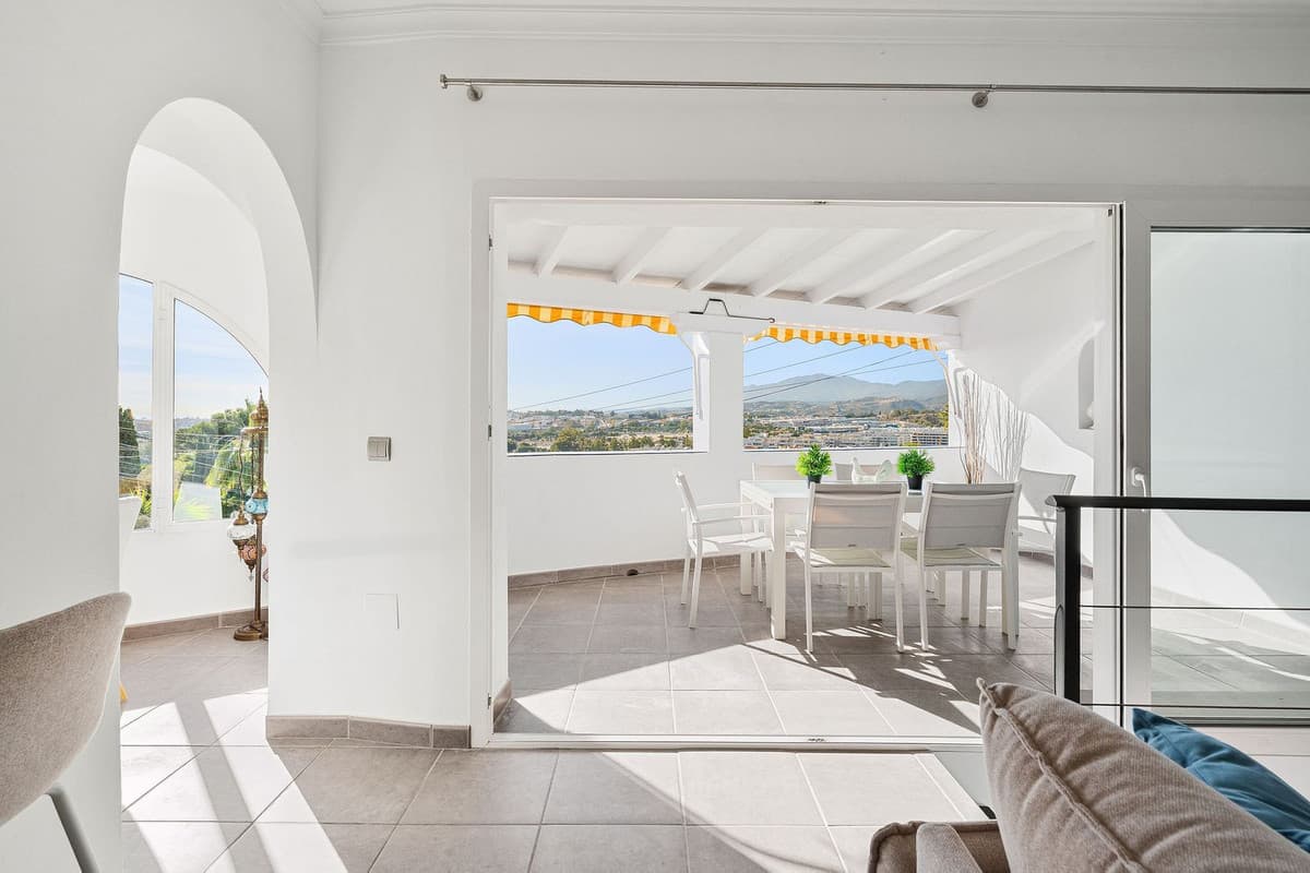 Townhouse in Nueva Andalucía — photo 10 of 10