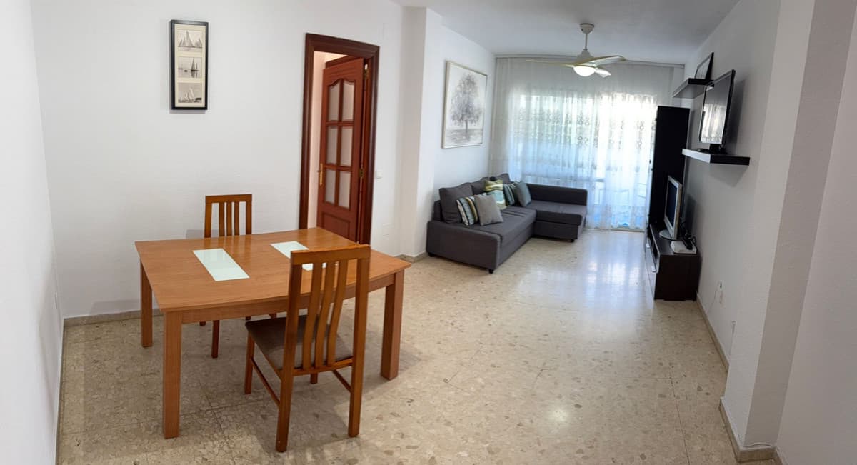 Middle Floor Apartment in Torremolinos Centro — photo 3 of 10
