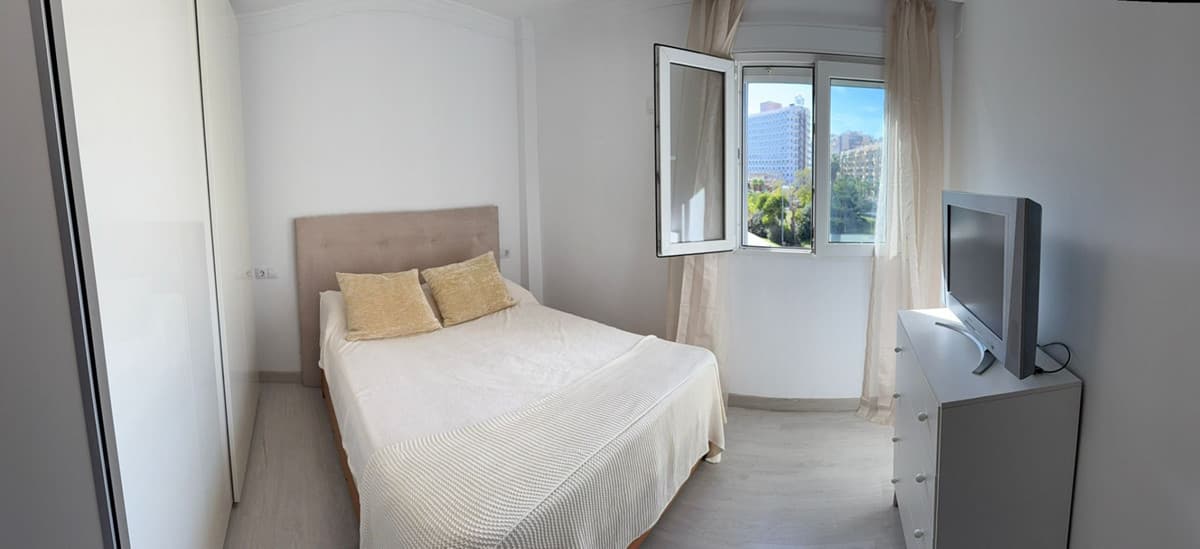 Middle Floor Apartment in Torremolinos Centro — photo 9 of 10