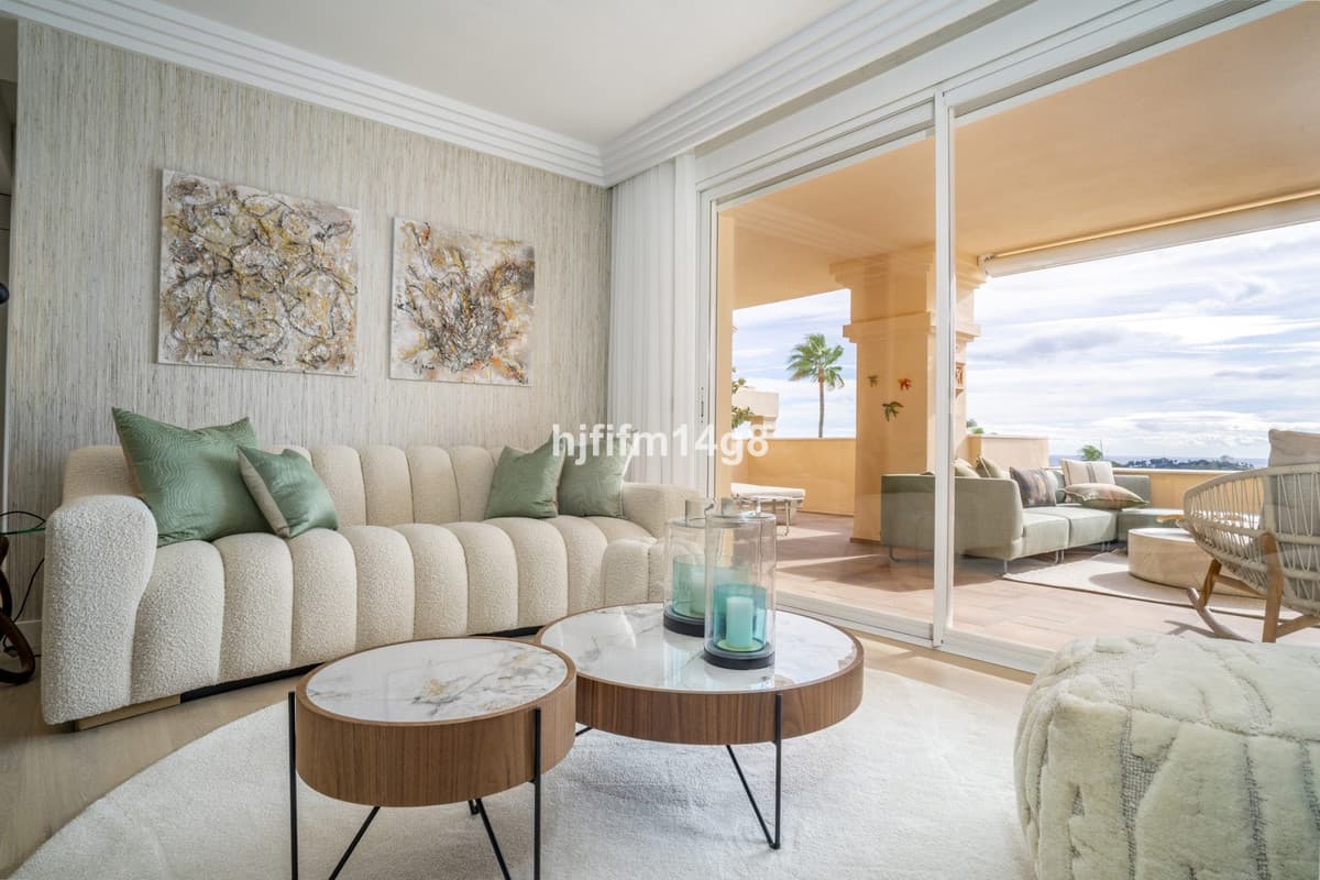 Middle Floor Apartment in Nueva Andalucía — photo 6 of 10