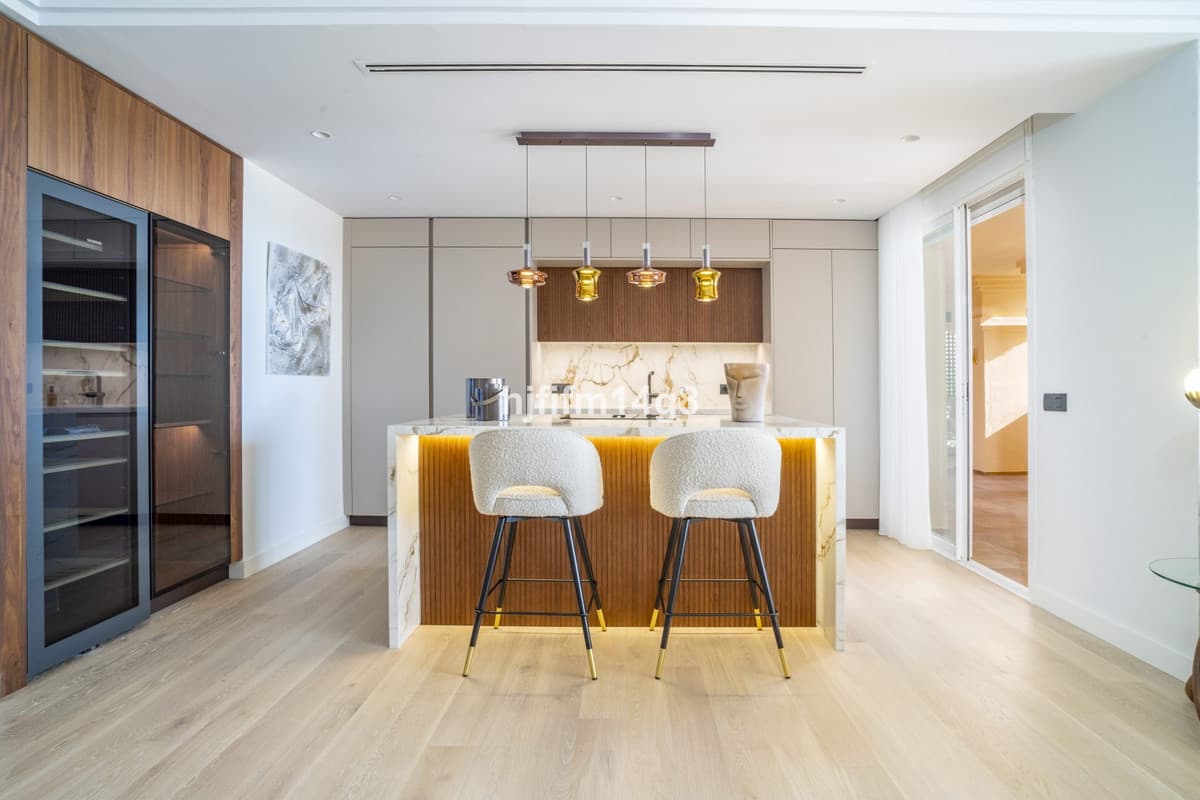 Middle Floor Apartment in Nueva Andalucía — photo 7 of 10