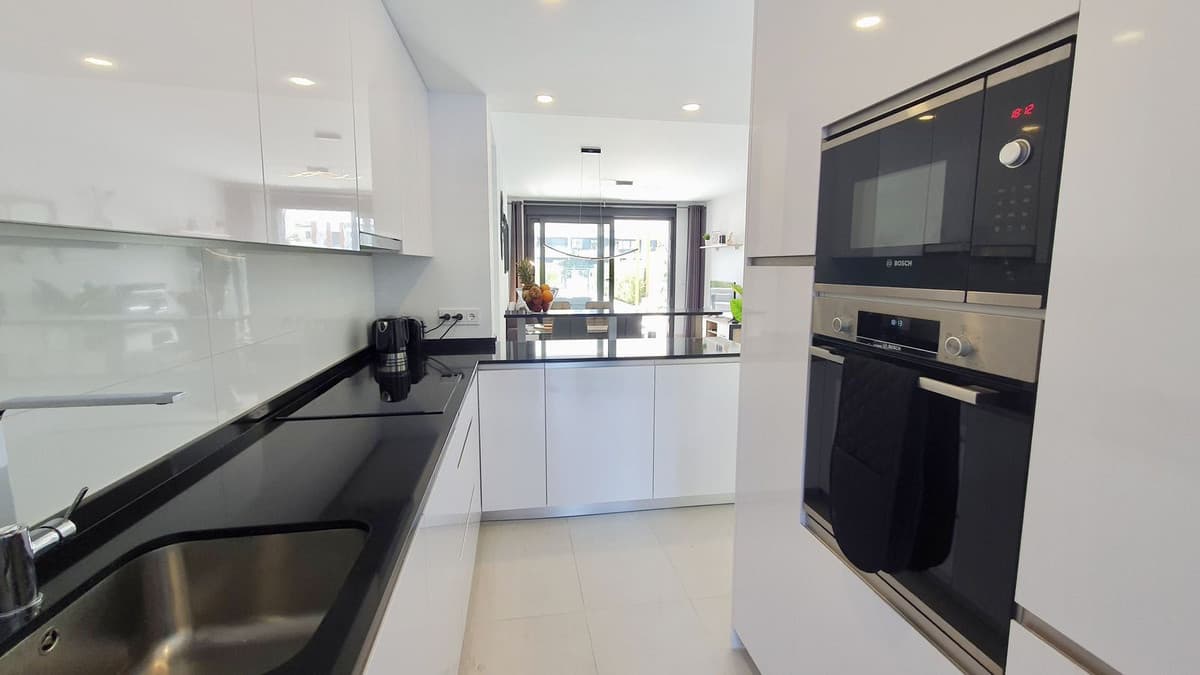 Ground Floor Apartment in Bel Air — photo 3 of 10