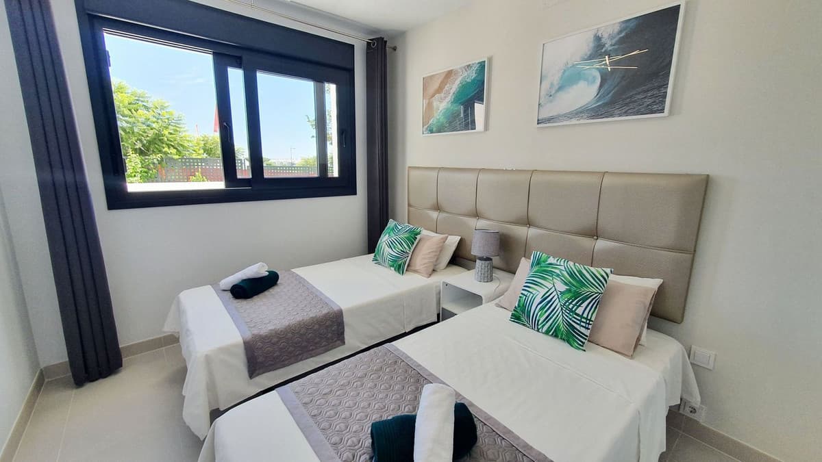 Ground Floor Apartment in Bel Air — photo 7 of 10