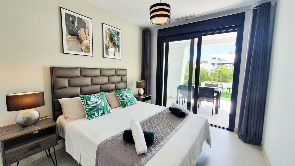 Ground Floor Apartment in Bel Air — photo 8 of 10