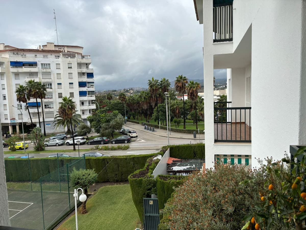 Middle Floor Apartment in Nueva Andalucía — photo 1 of 10