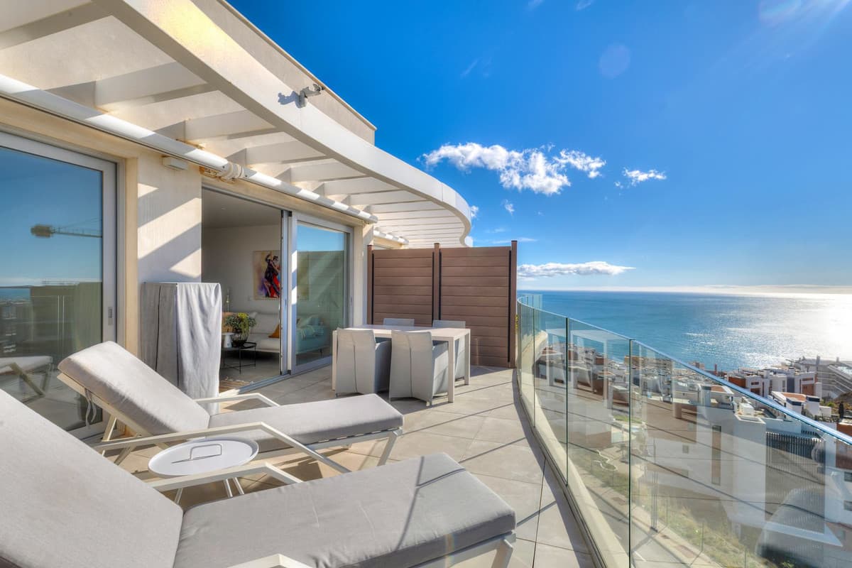 Top Floor Apartment in Fuengirola — photo 1 of 10