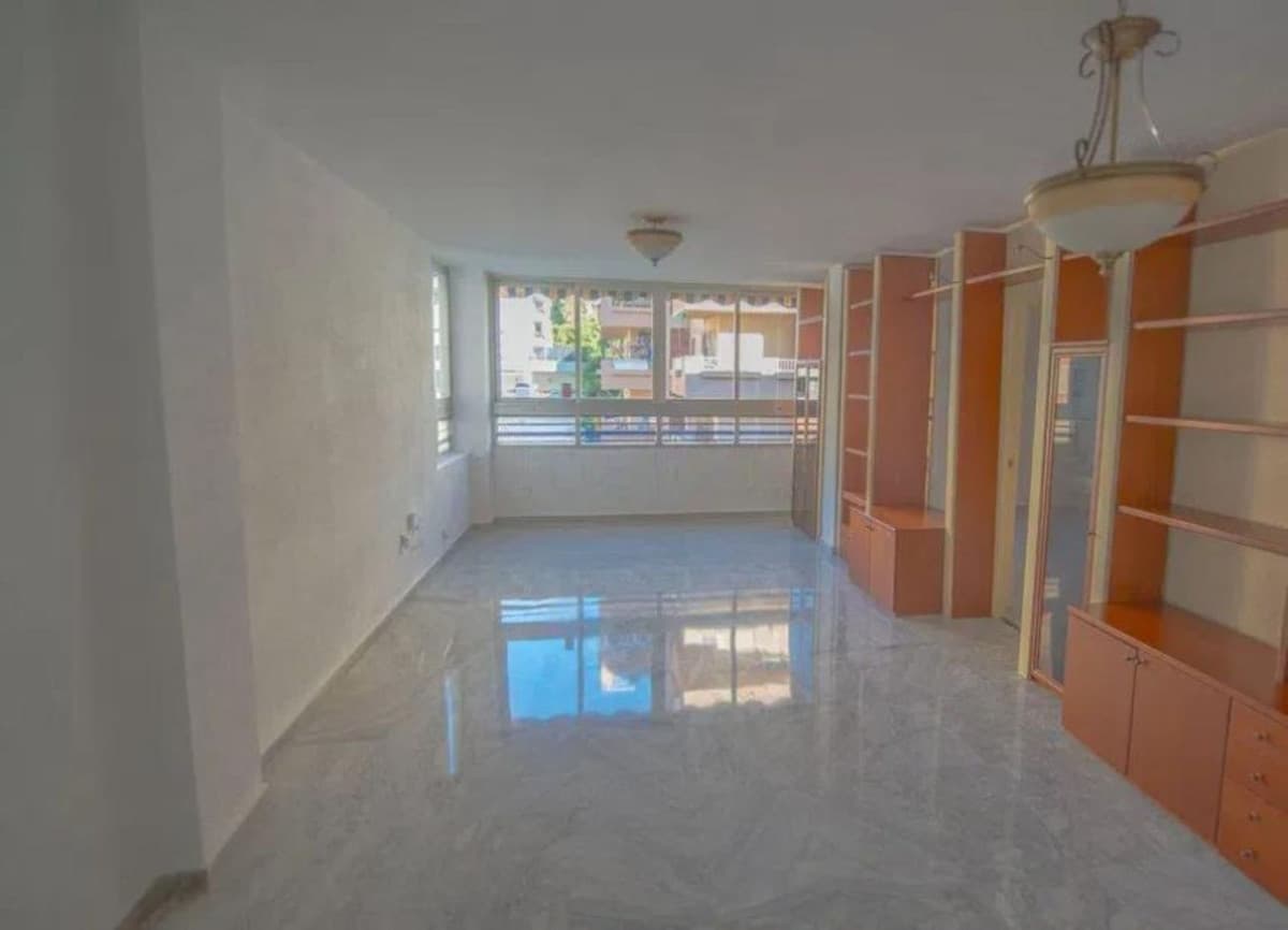 Middle Floor Apartment in Marbella — photo 2 of 10