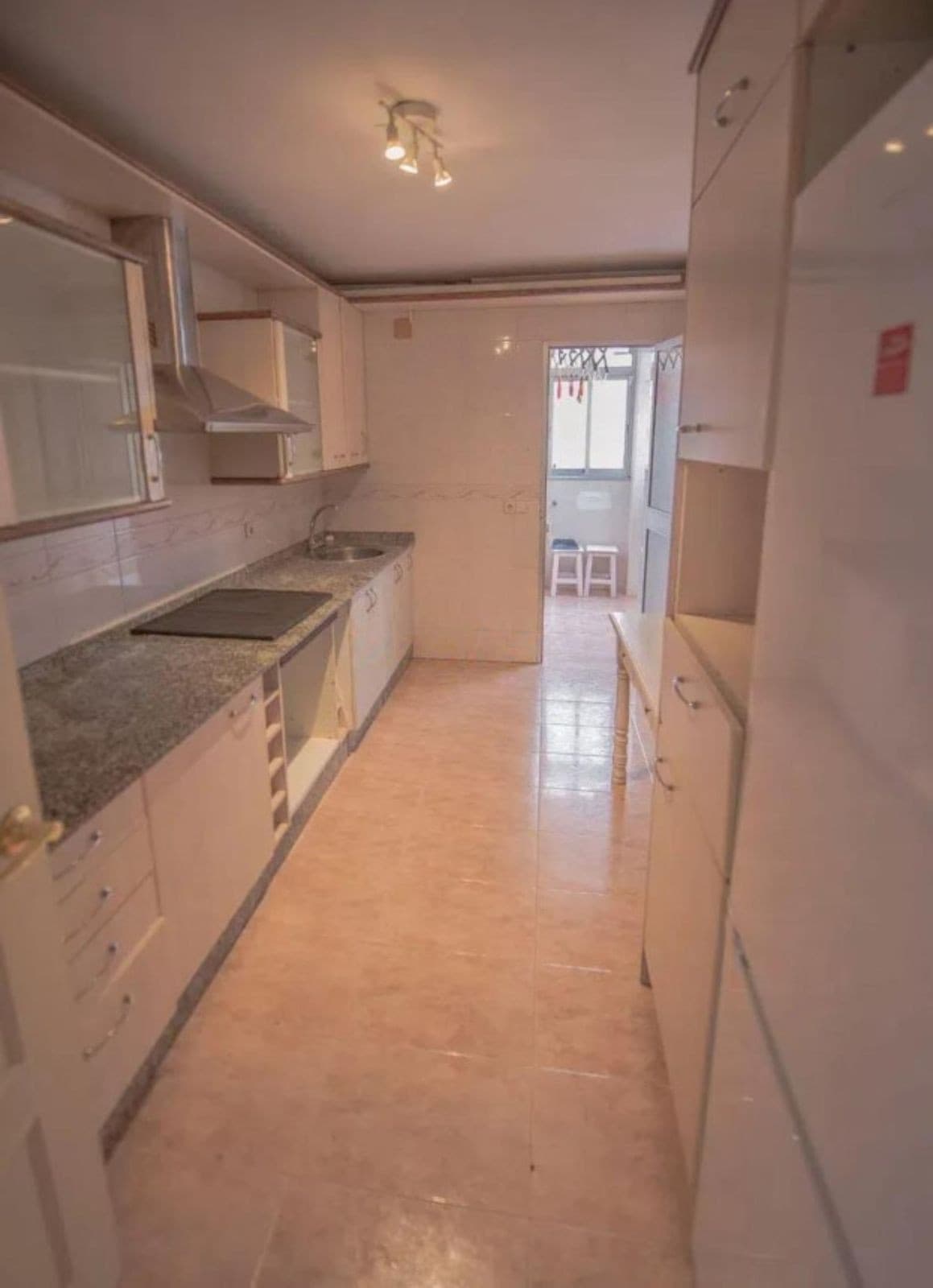 Middle Floor Apartment in Marbella — photo 4 of 10