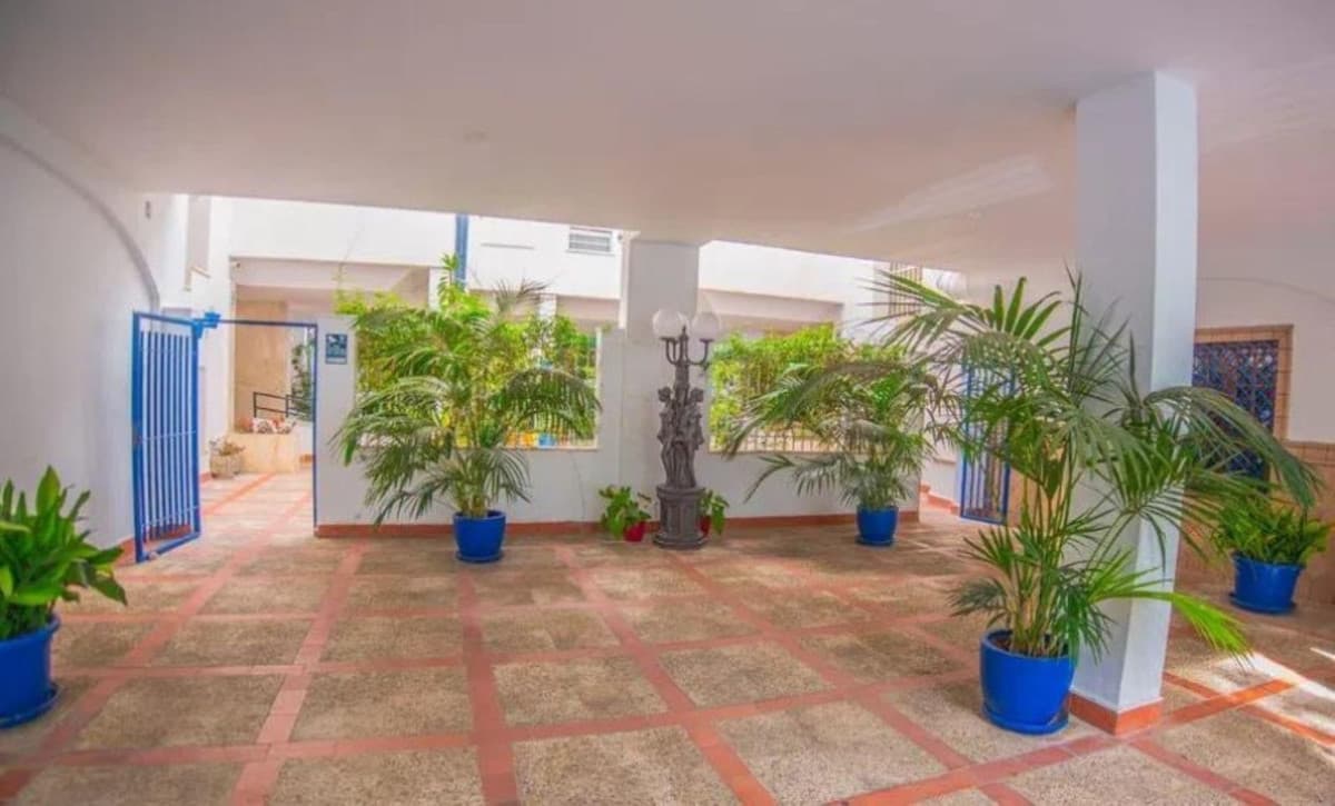 Middle Floor Apartment in Marbella — photo 7 of 10