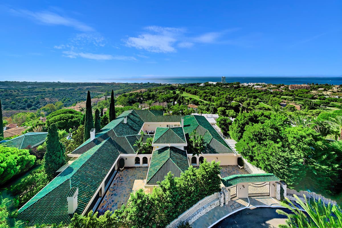 Detached Villa in Marbella — photo 1 of 10