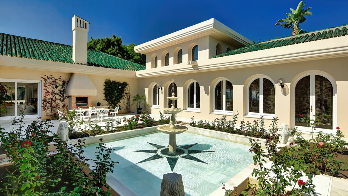 Detached Villa in Marbella — photo 2 of 10