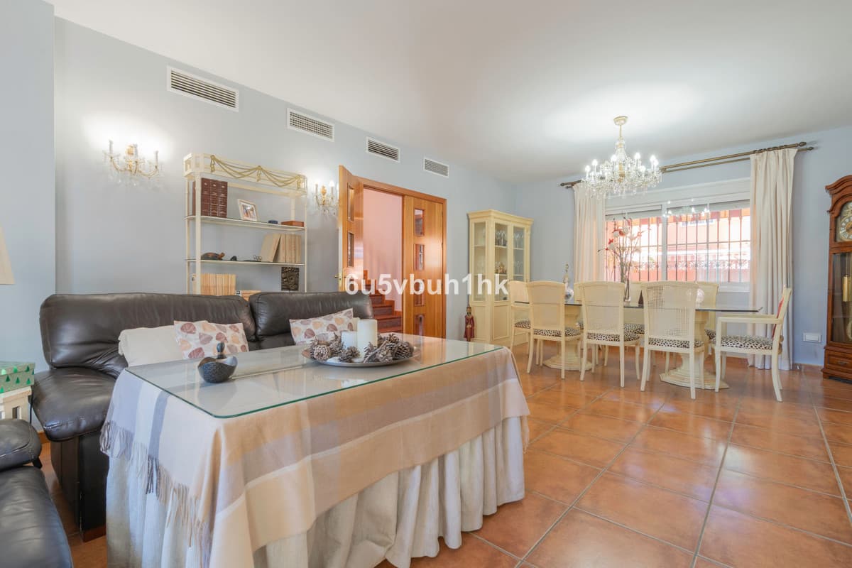 Semi-Detached House in Fuengirola — photo 10 of 10